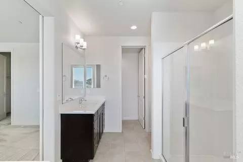 Bath - 4471 Bahama Way, Fairfield, CA 94533 photo 2 of 5