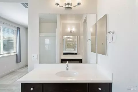 Bath - 4471 Bahama Way, Fairfield, CA 94533 photo 3 of 5