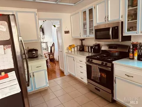 Kitchen - 200 Paddlewheel Dr, Vallejo, CA 94591 photo 2 of 2