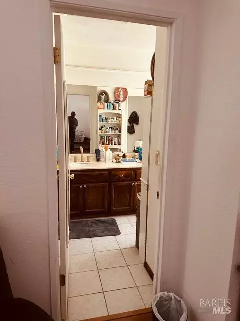 Bath - 200 Paddlewheel Dr, Vallejo, CA 94591 photo 3 of 5