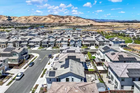 View/Area - 5850 Maroon Pl, Fairfield, CA 94533 photo 3 of 12