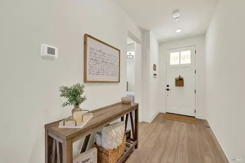 Entry Way - 5850 Maroon Pl, Fairfield, CA 94533 photo 5 of 7