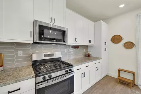 Kitchen - 5850 Maroon Pl, Fairfield, CA 94533 photo 5 of 9