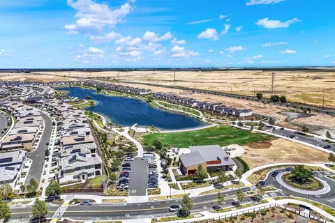 View/Area - 5850 Maroon Pl, Fairfield, CA 94533 photo 7 of 11