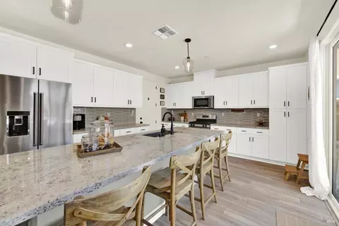 Kitchen - 5850 Maroon Pl, Fairfield, CA 94533 photo 9 of 9