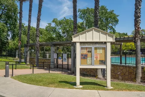 View/Area - 911 Walden Ct, Fairfield, CA 94533 photo 4 of 5