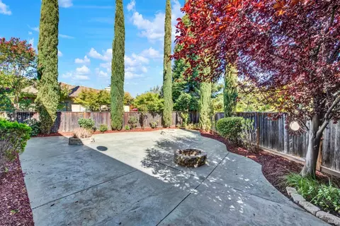 Exterior - 911 Walden Ct, Fairfield, CA 94533 photo 10 of 17