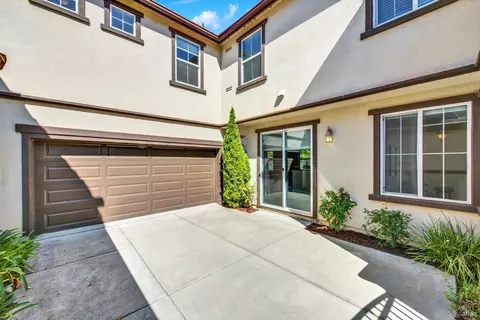 Exterior - 911 Walden Ct, Fairfield, CA 94533 photo 5 of 17