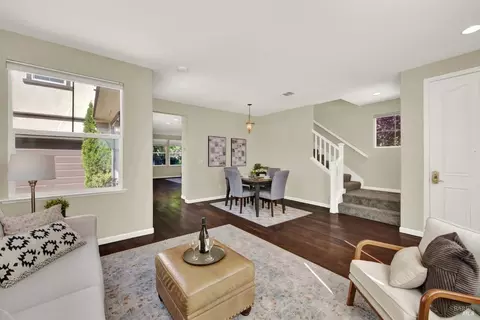 Living - 911 Walden Ct, Fairfield, CA 94533 photo 1 of 4