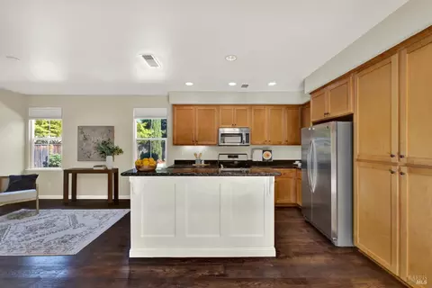 Kitchen - 911 Walden Ct, Fairfield, CA 94533 photo 4 of 8
