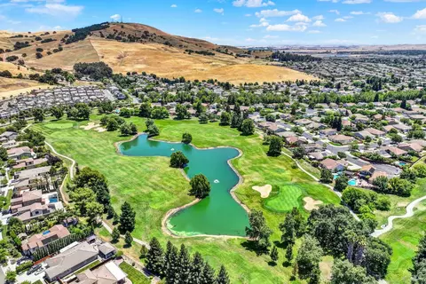 View/Area - 911 Walden Ct, Fairfield, CA 94533 photo 1 of 5