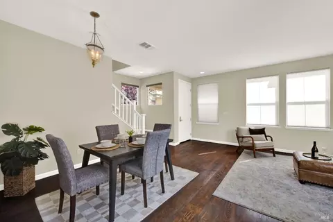 Dining - 911 Walden Ct, Fairfield, CA 94533 photo 2 of 3