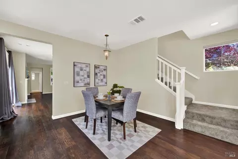 Dining - 911 Walden Ct, Fairfield, CA 94533 photo 1 of 3