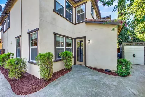 Exterior - 911 Walden Ct, Fairfield, CA 94533 photo 8 of 17