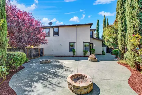 Exterior - 911 Walden Ct, Fairfield, CA 94533 photo 13 of 17