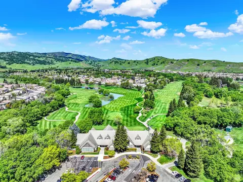 View/Area - 911 Walden Ct, Fairfield, CA 94533 photo 2 of 5