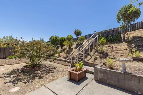 Exterior - 315 Barcelona St, Vallejo, CA 94591 photo 7 of 13