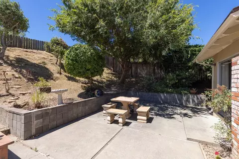 Exterior - 315 Barcelona St, Vallejo, CA 94591 photo 12 of 13