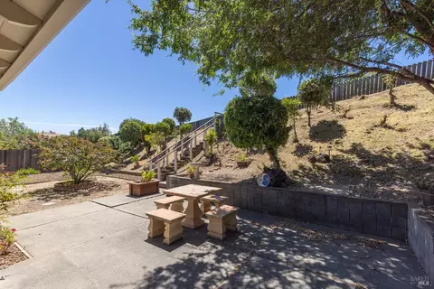 Exterior - 315 Barcelona St, Vallejo, CA 94591 photo 5 of 13