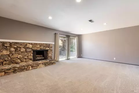 Living - 315 Barcelona St, Vallejo, CA 94591 photo 4 of 5