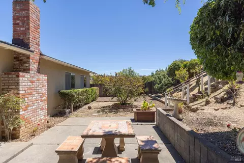 Exterior - 315 Barcelona St, Vallejo, CA 94591 photo 6 of 13