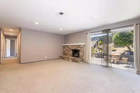Living - 315 Barcelona St, Vallejo, CA 94591 photo 2 of 5