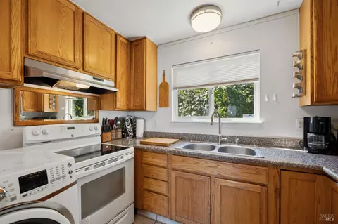 Kitchen - 80 Frey Pl, Vallejo, CA 94590 photo 5 of 5