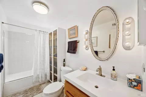 Bath - 80 Frey Pl, Vallejo, CA 94590 photo 2 of 2
