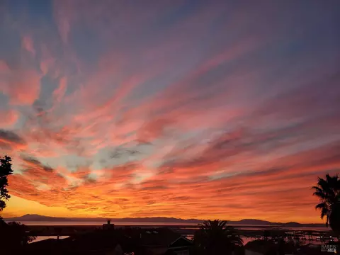 View/Area - 74 C St, Vallejo, CA 94590 photo 3 of 15