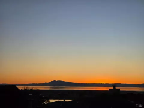 View/Area - 74 C St, Vallejo, CA 94590 photo 14 of 15