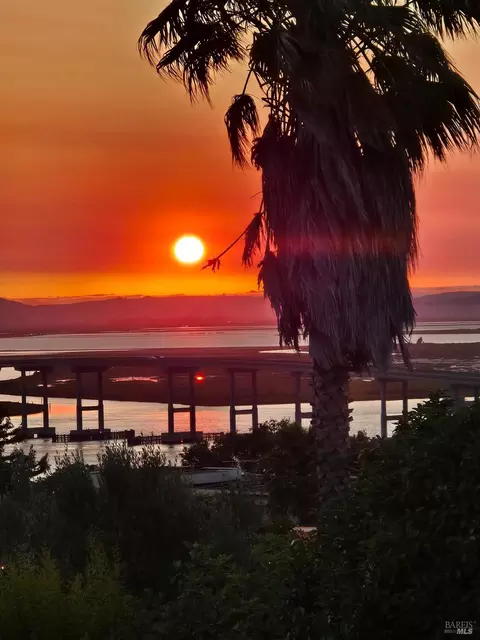 View/Area - 74 C St, Vallejo, CA 94590 photo 7 of 15