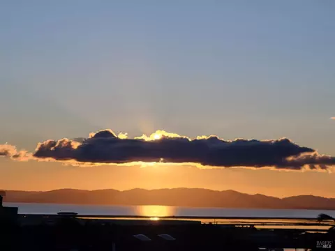 View/Area - 74 C St, Vallejo, CA 94590 photo 2 of 15