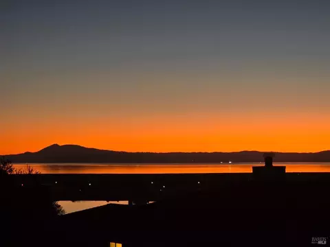 View/Area - 74 C St, Vallejo, CA 94590 photo 5 of 15