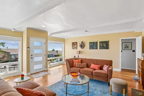 Living - 74 C St, Vallejo, CA 94590 photo 2 of 5