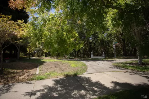 Exterior - 827 Glen Miller Dr, Windsor, CA 95492 photo 6 of 6