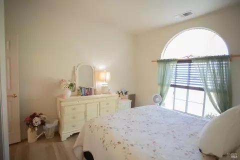 Bedroom - 827 Glen Miller Dr, Windsor, CA 95492 photo 3 of 3