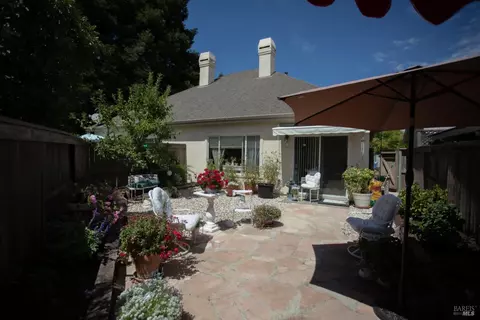 Exterior - 827 Glen Miller Dr, Windsor, CA 95492 photo 3 of 6