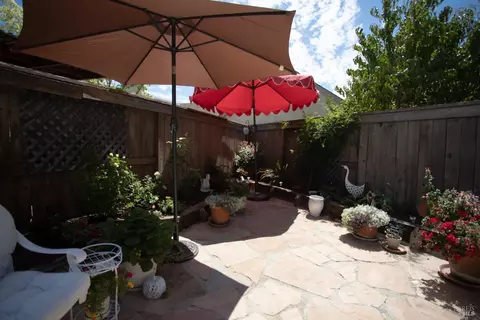 Exterior - 827 Glen Miller Dr, Windsor, CA 95492 photo 2 of 6