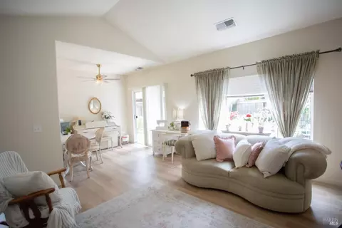 Living - 827 Glen Miller Dr, Windsor, CA 95492 photo 2 of 3