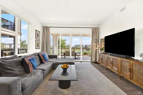 Living - 2456 Shore Vis, Fairfield, CA 94533 photo 2 of 4