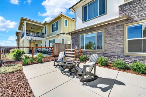 Exterior - 2456 Shore Vis, Fairfield, CA 94533 photo 7 of 10