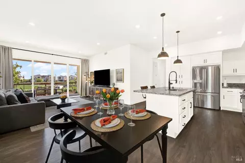 Dining - 2456 Shore Vis, Fairfield, CA 94533 photo 1 of 1