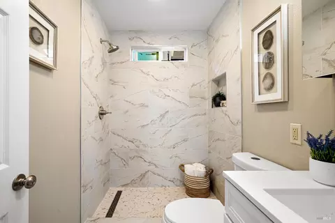 Bath - 332 Napa Ave, Rodeo, CA 94572 photo 2 of 4