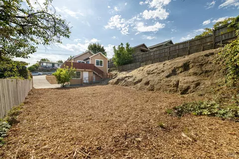 Exterior - 332 Napa Ave, Rodeo, CA 94572 photo 5 of 5