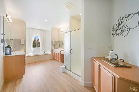 Bath - 415 Decanter Cir, Windsor, CA 95492 photo 1 of 5