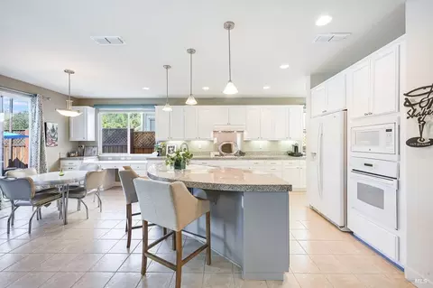 Kitchen - 415 Decanter Cir, Windsor, CA 95492 photo 3 of 3