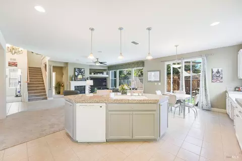 Kitchen - 415 Decanter Cir, Windsor, CA 95492 photo 2 of 3