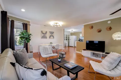 Living - 1343 B St, Napa, CA 94559 photo 3 of 3