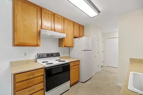 1540 Center Rd #388, Novato, CA 94947