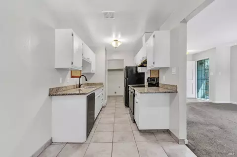 Entry Way - 540 Fleming Ave E, Vallejo, CA 94591 photo 1 of 2
